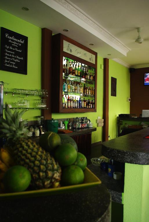 Cyclo Hotel-Bar-Restaurant بنوم بنه المظهر الخارجي الصورة