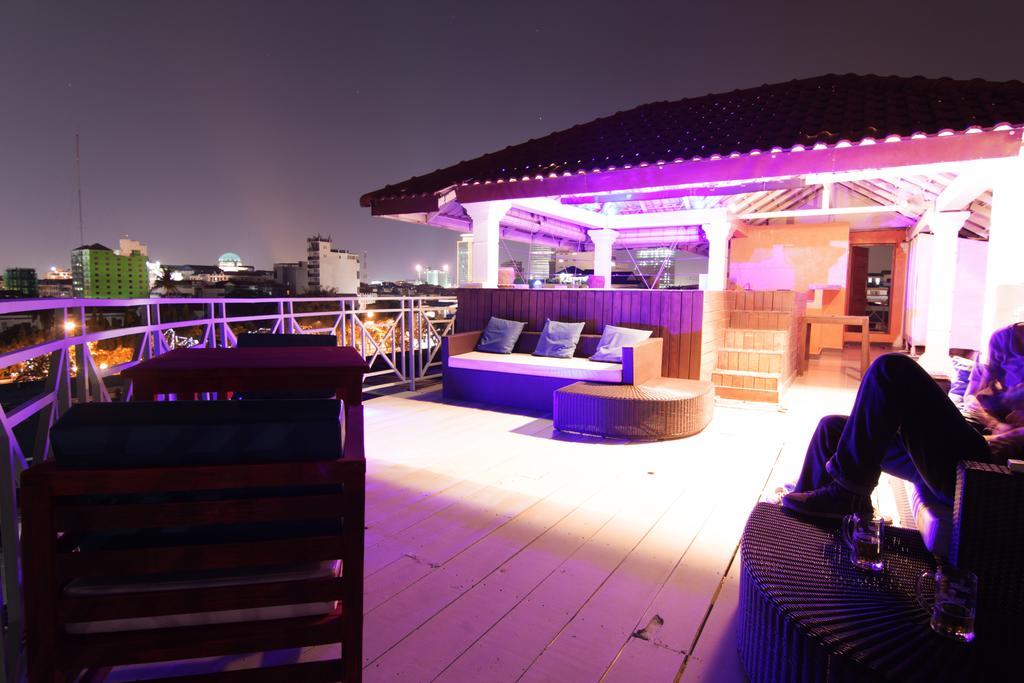 Cyclo Hotel-Bar-Restaurant بنوم بنه المظهر الخارجي الصورة