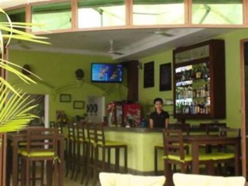 Cyclo Hotel-Bar-Restaurant بنوم بنه المظهر الخارجي الصورة