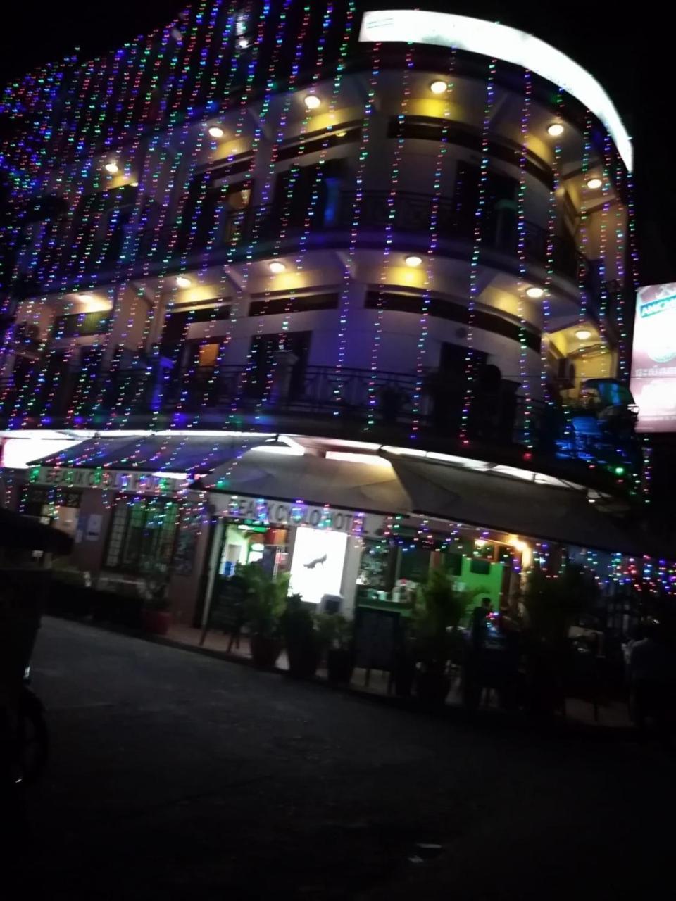 Cyclo Hotel-Bar-Restaurant بنوم بنه المظهر الخارجي الصورة